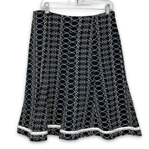 White House Black Market Embroidered Cotton Flare Skirt Sz 10 - Picture 2 of 4